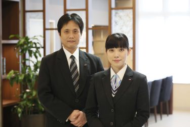 紫雲閣の社員スタッフ制服写真画像動画まとめ・スーツで働く様子・評判口コミ・服装規定等（株式会社サンレー）
